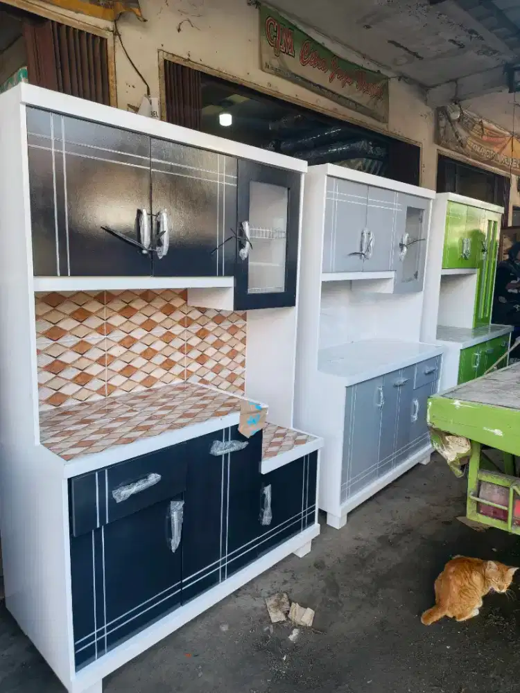 Rak piring kayu 3 pintu