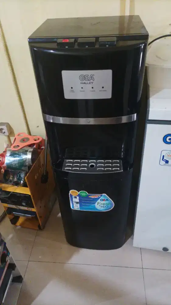 dijual Dispenser Gea bekas pakai