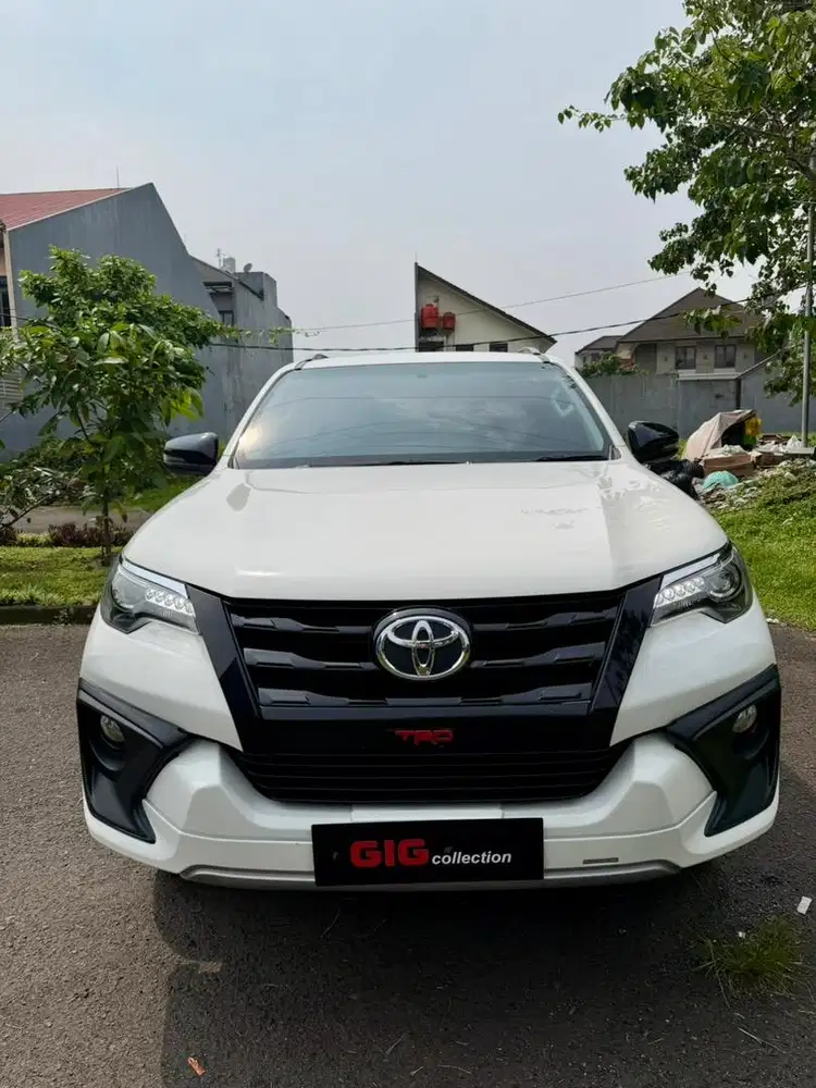 Antik!!! Fortuner 2.4 TRD 2019 Putih LOW KM