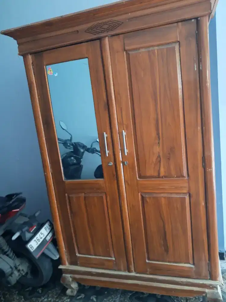 Lemari Kayu Jati Dijual Murah BU mau pindahan Harus Terjual