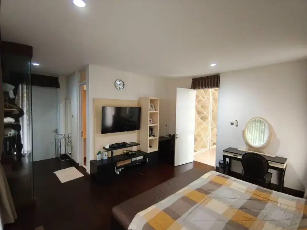 Rumah Villa Lingkungan Tenang Komplek Dago Resort Pakar