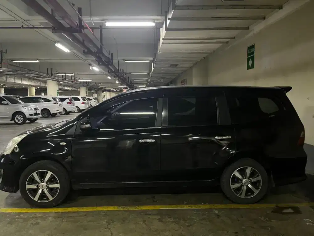 Nissan Grand livina 2012 Bensin