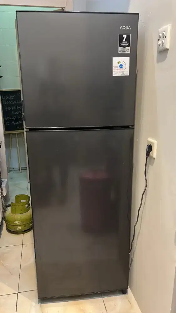 Dijual kulkas Aqua 2 pintu