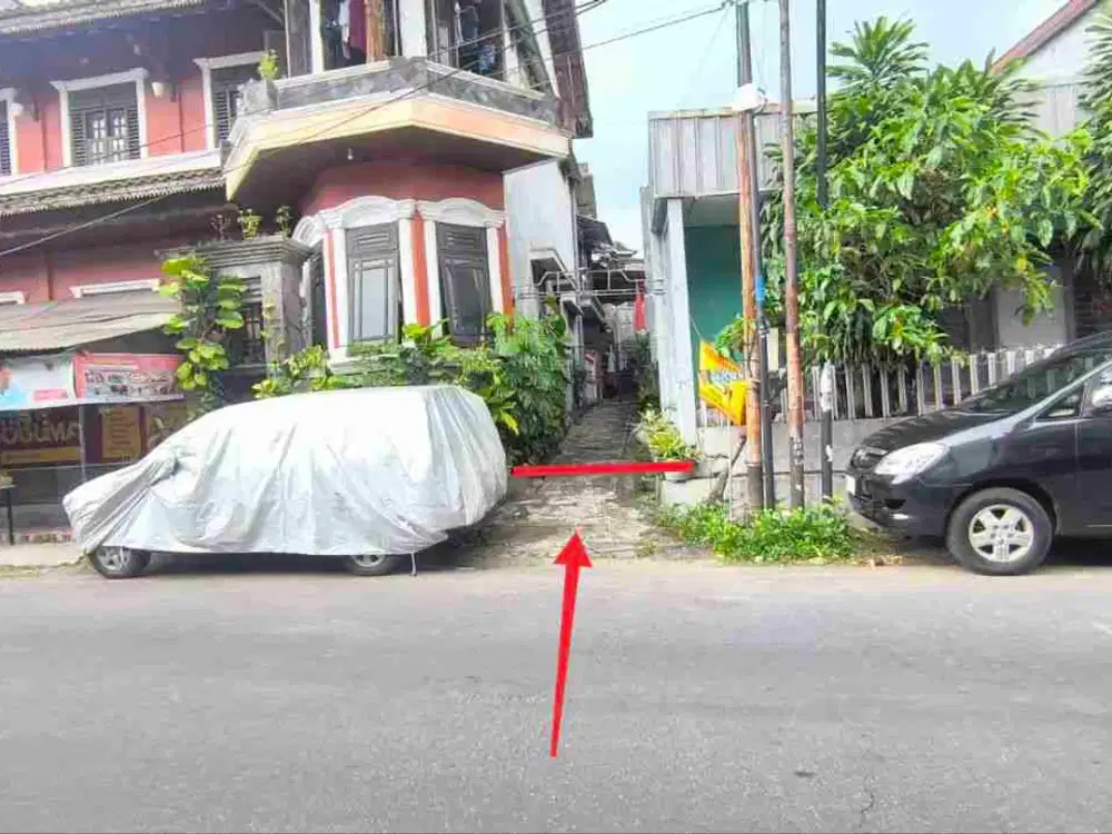 Rumah Hitung tanah dekat Jalan Utama ke UNS dan ISI cocok untuk Kos