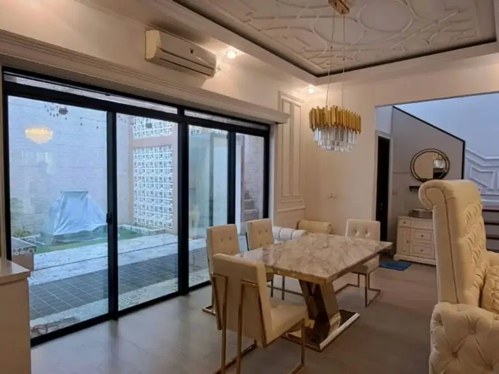 Rumah lux 2 full furnished lantai di kota baru parahyangan