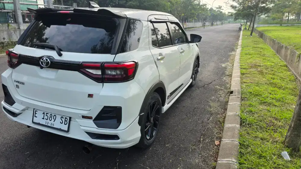 Toyota raize turbo at tss two tone