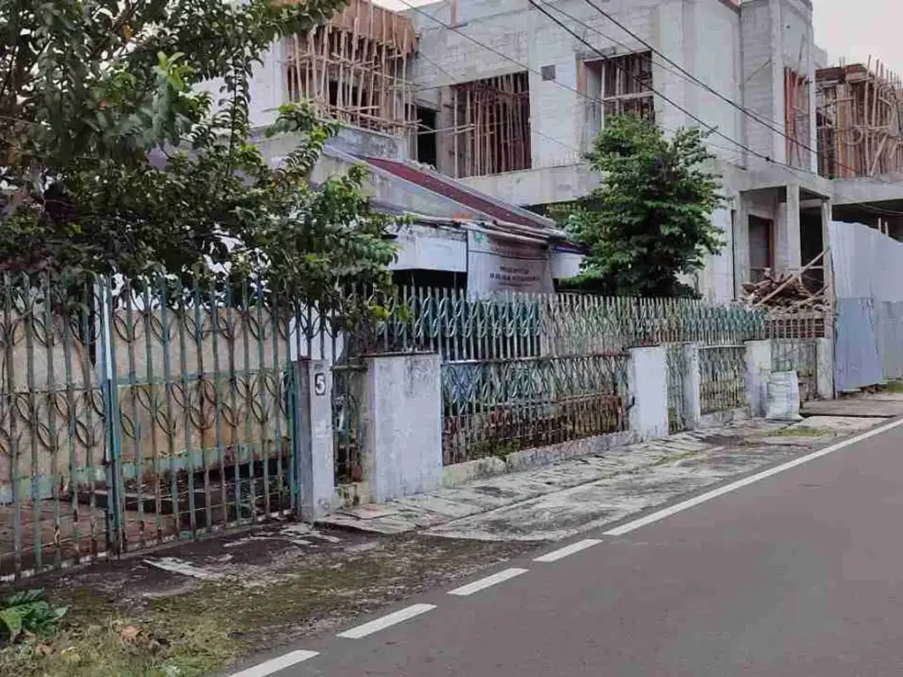 Jual Rumah Taman Solo Cempaka Putih tengah Hitung tanah Akses 2 Mobil