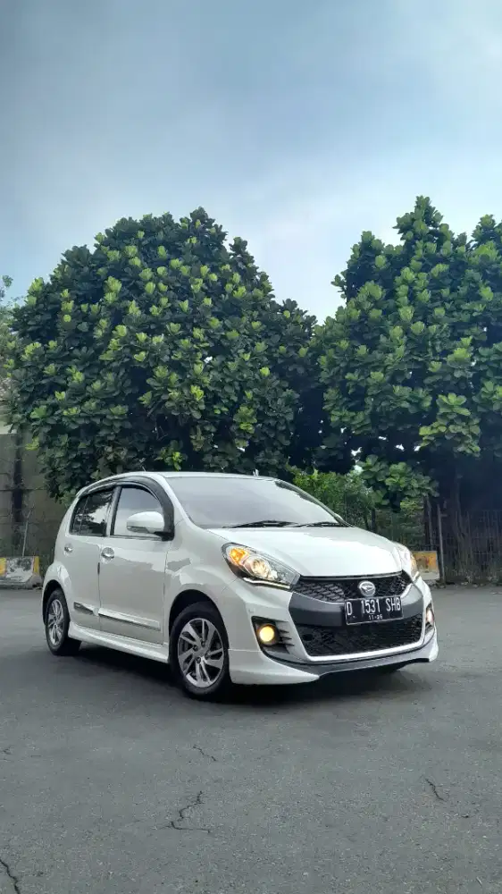 Daihatsu sirion rs at