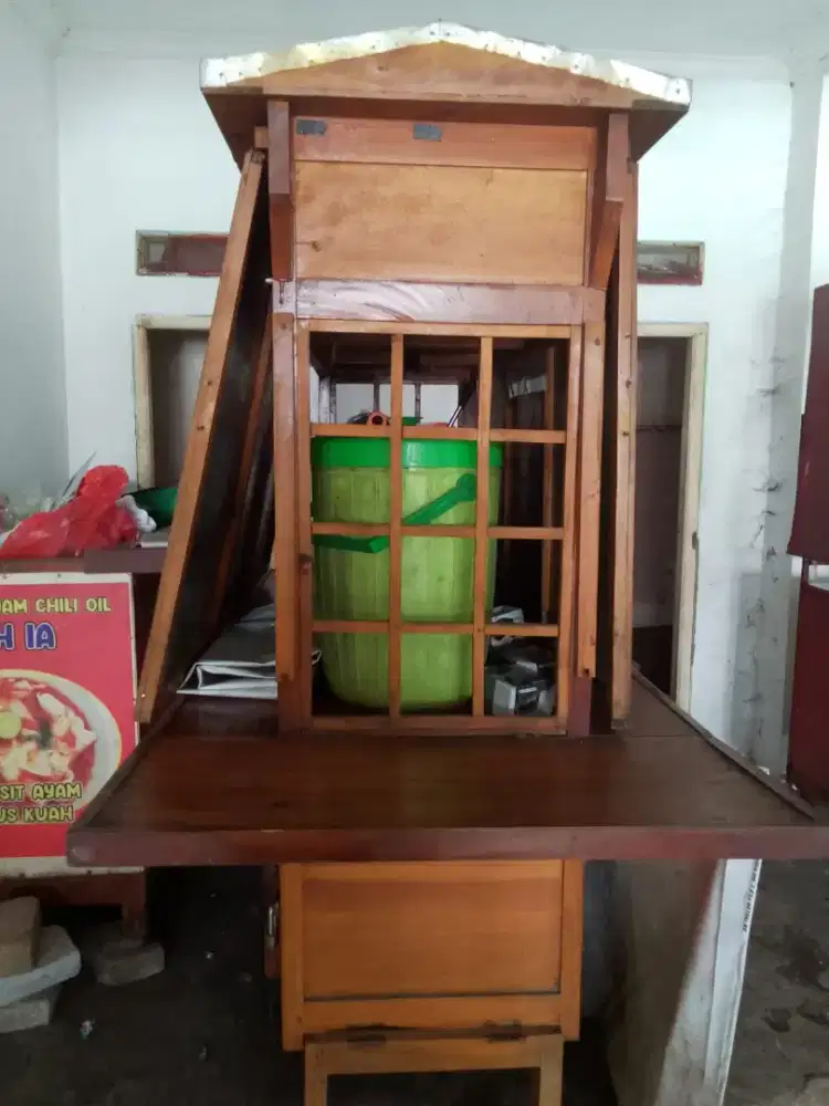 Gerobak kayu jualan