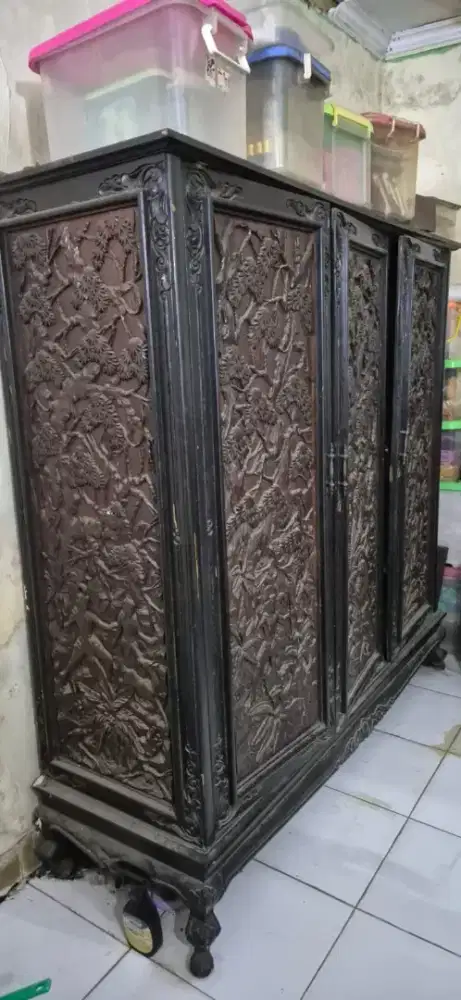 Lemari antik Rama dan Shinta 3 pintu kuno