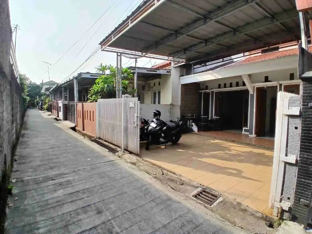 Rumah 4 +1 kamar tidur Lokasi Strategis Bebas Banjir di Jatimakmur Pondok Gede