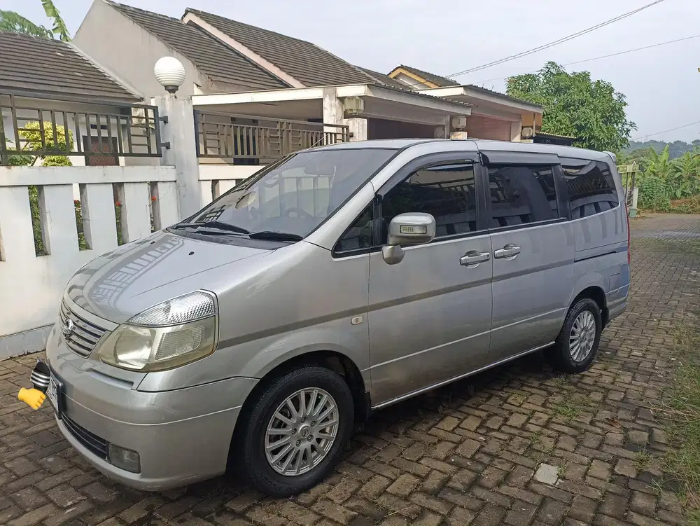 Nissan Serena 2012 Bensin