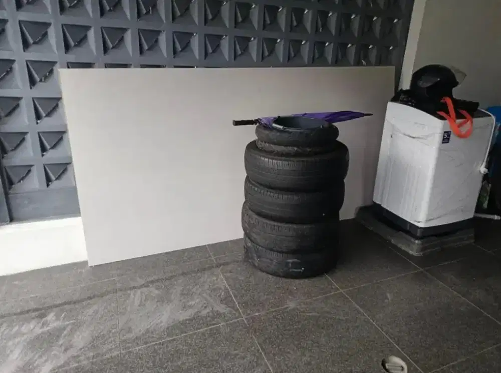 Ban Mobil R16  R16 195/60 bekas