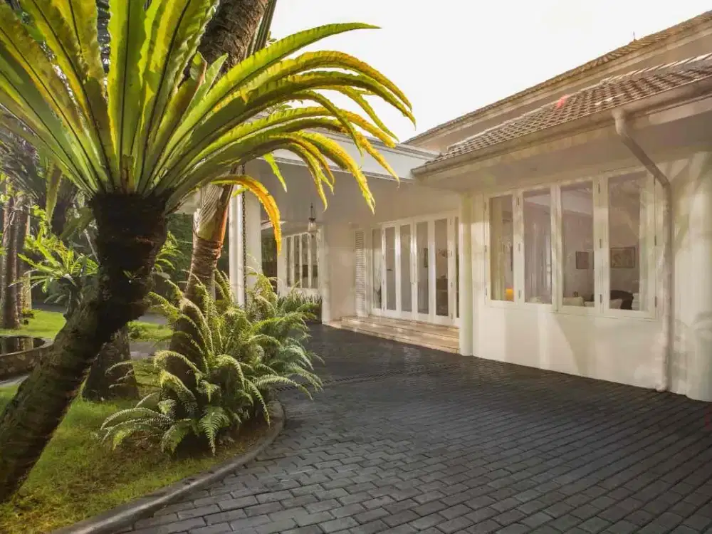 RUMAH MEWAH RASA RESORT DI JAGAKARSA JAKARTA SELATAN
