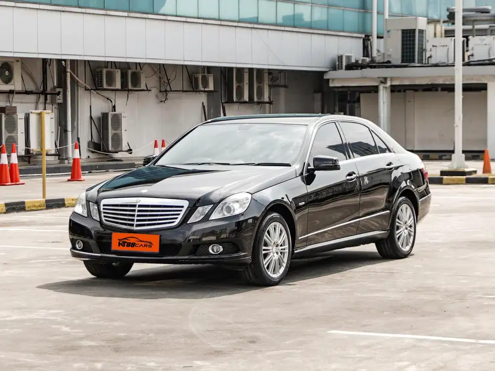 Mercedes benz E250 CGI Blue efficiency 2011