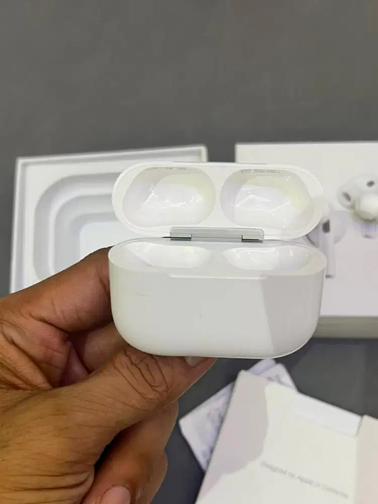Airpods Pro Gen 3 Like New Ori Inter Pemakaian Pribadi (Garansi On)