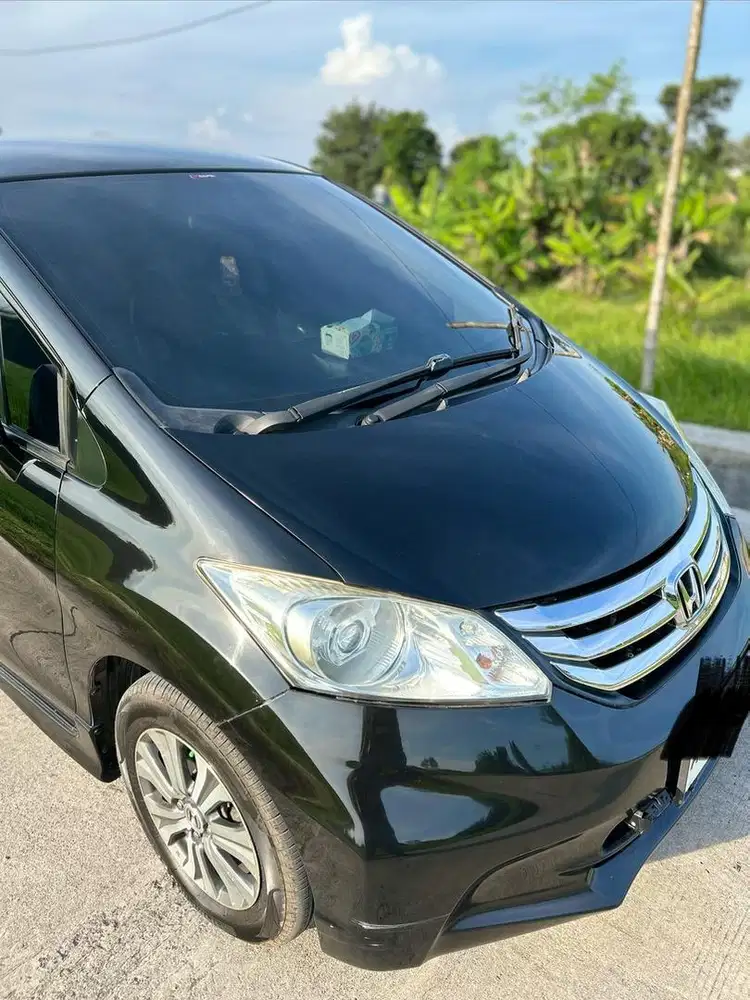 Honda freed e psd 2013