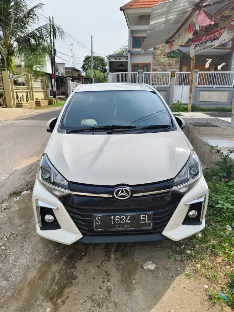Ayla type R, kondisi bekas seperti baru