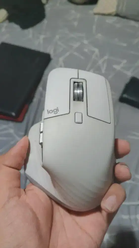 JUAL BU LOGITECH MX MASTER 3S BARUNYA 1,8JT