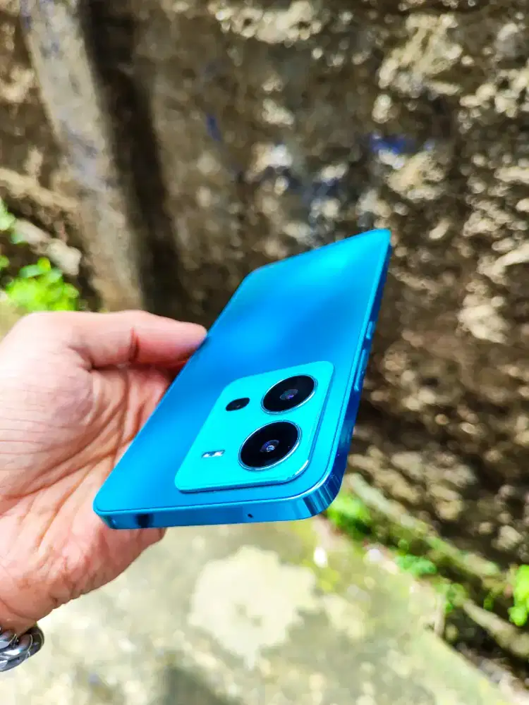 VIVO V25 5G (8+8/256)