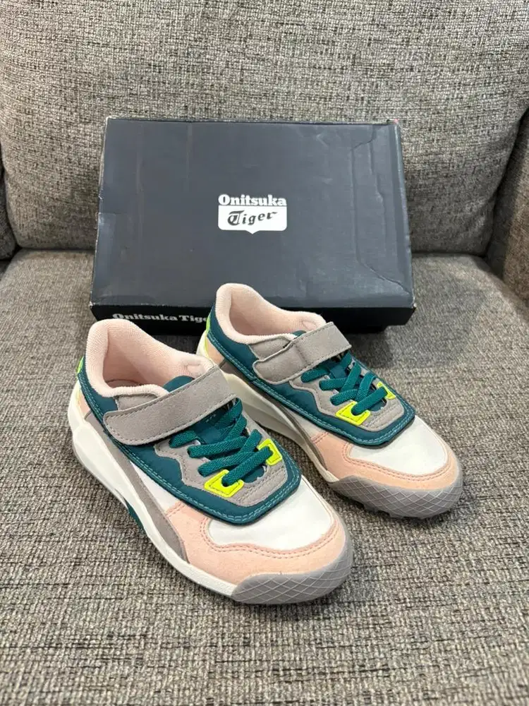 Onitsuka Anak Size 30