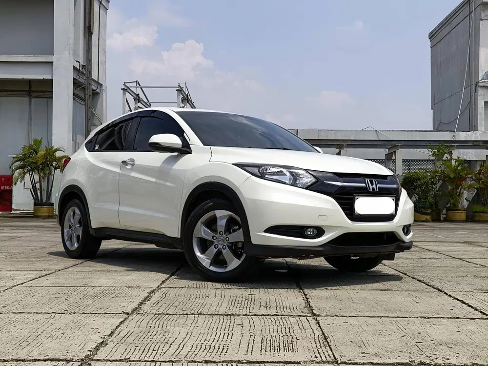 (TDP 10JT) LOW KM 89 RB ! HONDA HRV E CVT 2018 PUTIH ! RECORD !