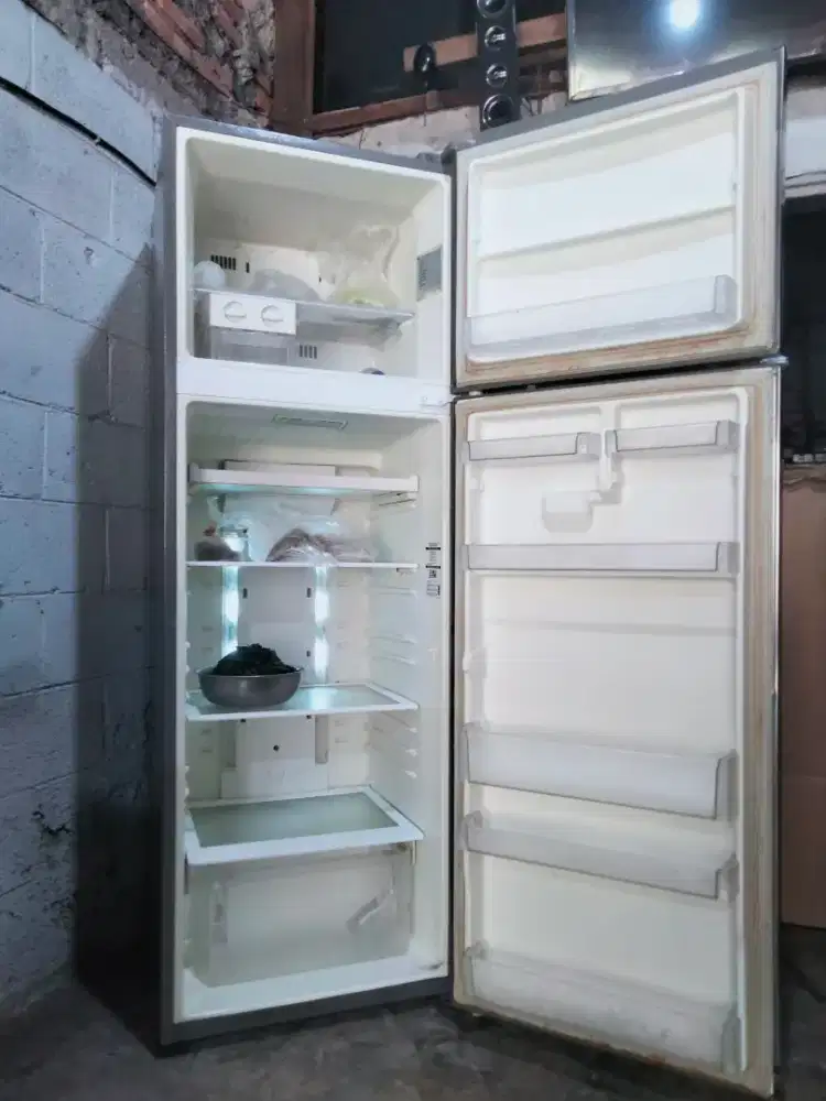 KULKAS 2PINTU ( LG )