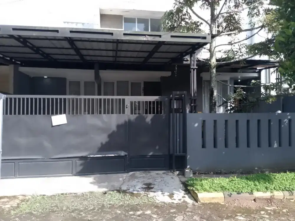DIKONTRAKAN RUMAH CLUSTER