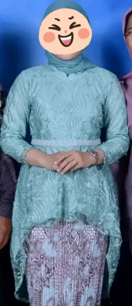 Setelan Kebaya Modern Brokat & Rok Batik Plisket kebaya wisuda lamaran