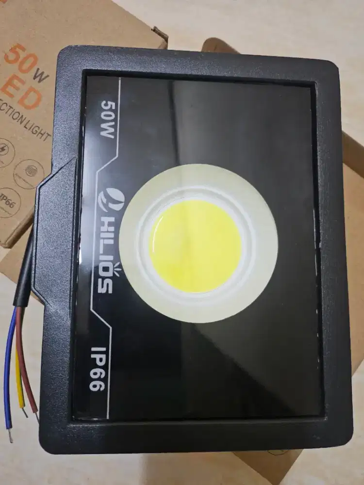 Lampu sorot hilios 50watt