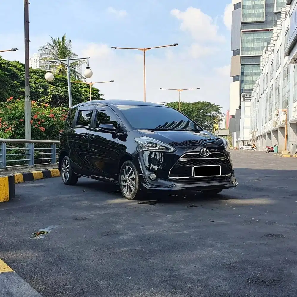 (TDP 25JT)LOW KM 75 RB ! TOYOTA SIENTA Q 2017 HITAM ! RECORD & TERAWAT