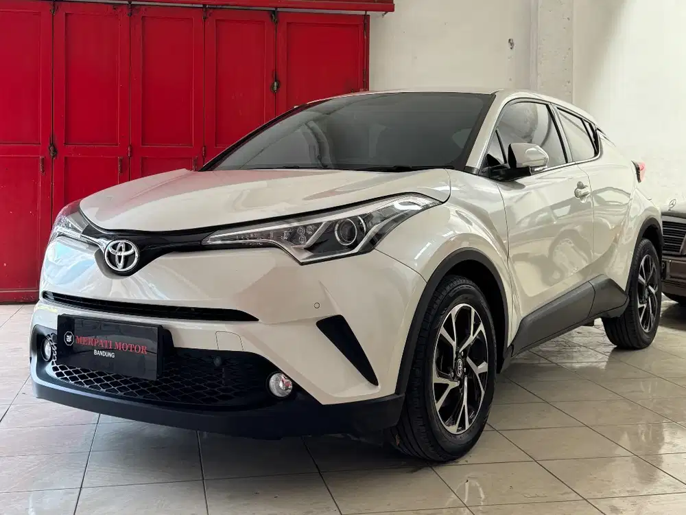Toyota CHR Putih Bensin 2020 Low KM