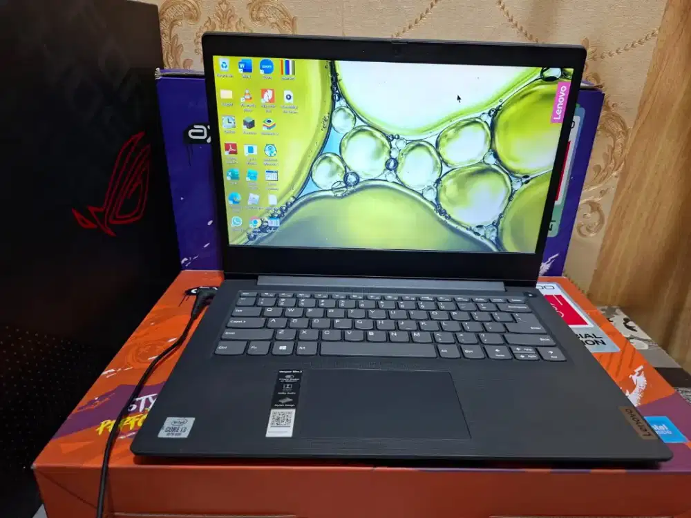 Laptop Lenovo Ideapad Slim 3 Core i3-1005G1 -SSD 256GB -4GB -MULUS