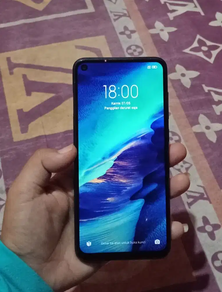 Redmi note 9 ram 4+1/64 nomines.