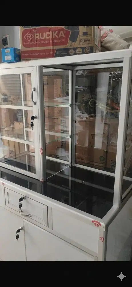 Jual etelase bekas pemakaian 6bln