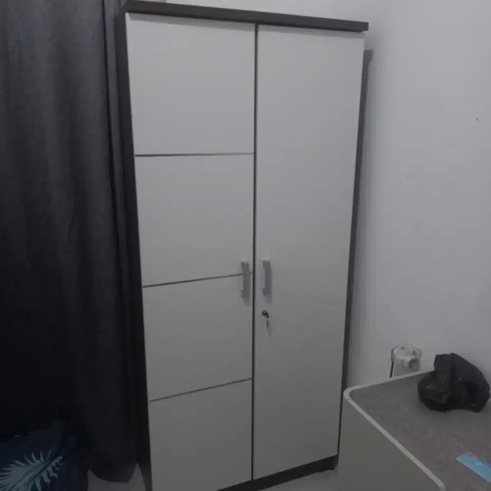 LEMARI BAJU 2 PINTU MASIH BARU