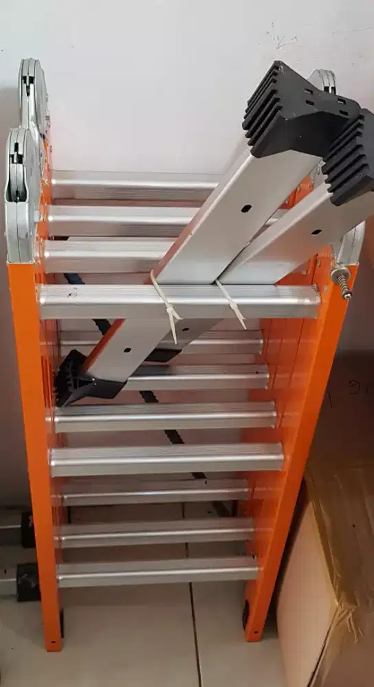 Tangga lipat aluminium multifungsi