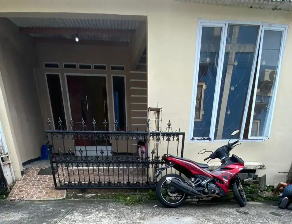 Disewakan rumah satu rumah per tahun