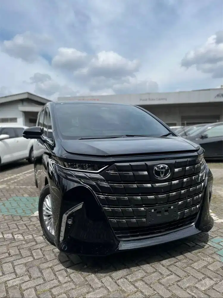 New Toyota Alphard 2.5 HYBRID CVT 2026