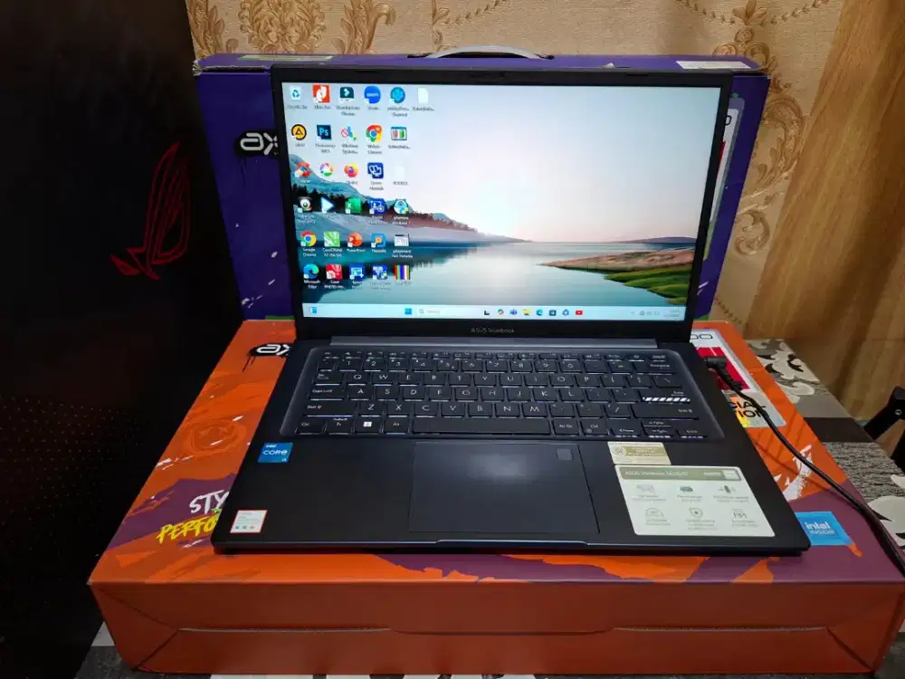 Laptop Asus Vivobook X1404ZA -MULUS