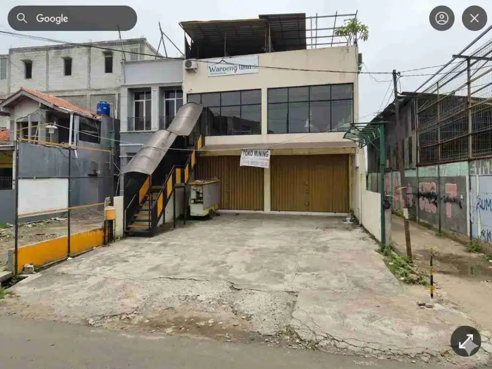 disewakan ruko pinggir jalan strategis di meruyung depok 2,5 lantai ada rooftop nya cocok untuk cafe atau usaha lain