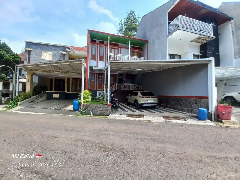 Rumah Villa  Lokasi Prestisius Dago Resort Bandung