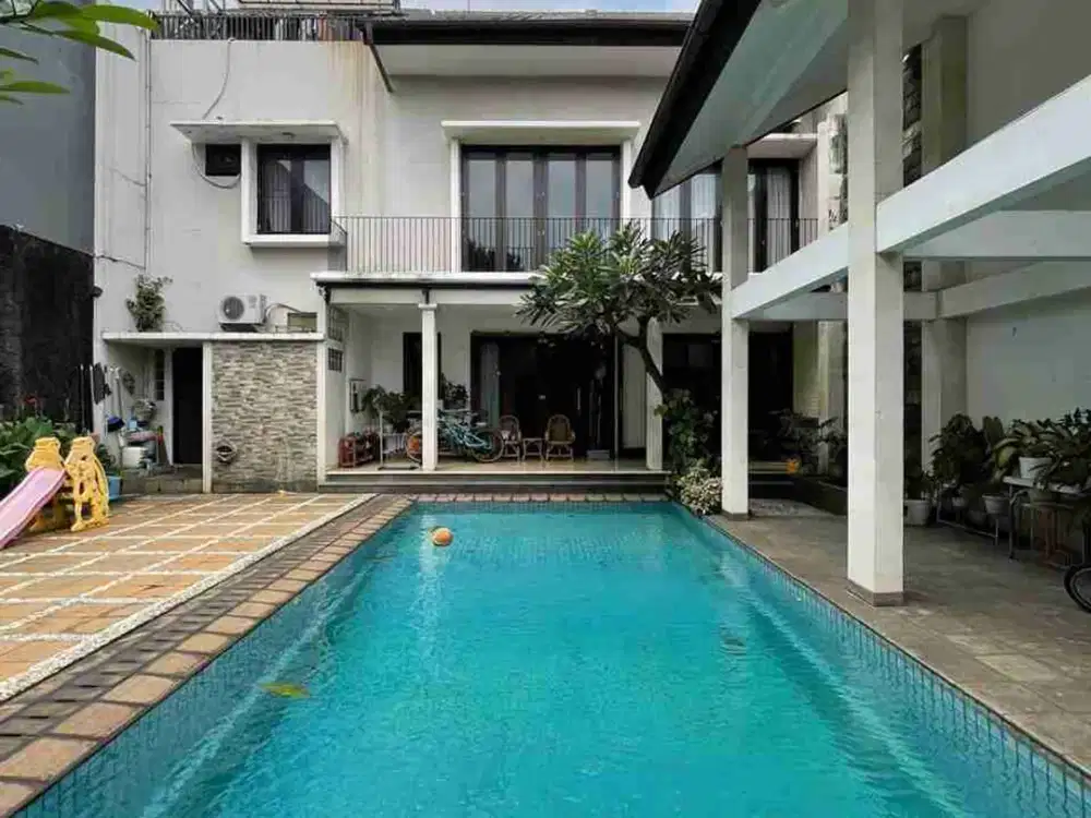 Kebayoran Lama Area Modern Tropical House Lokasi Strategis