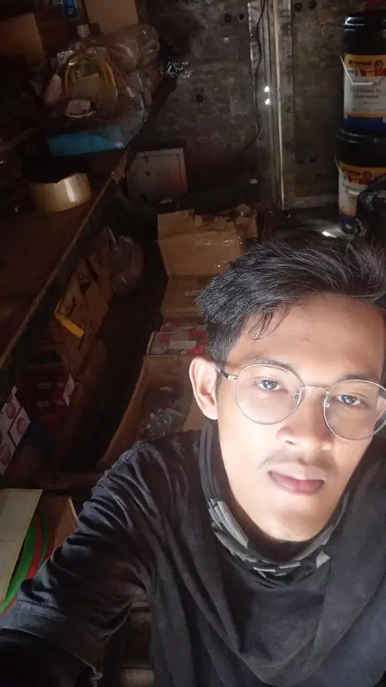 Butuh Pekerjaan Staff Gudang, Admin, Operator Produksi