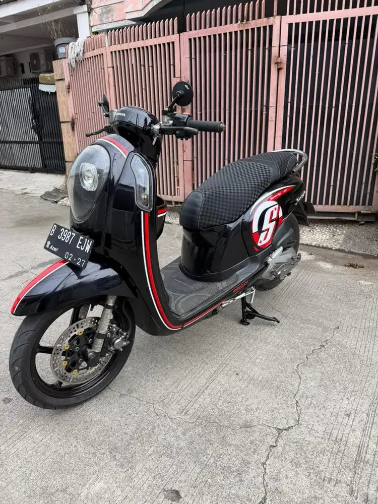 Di jual honda scoopy 2017