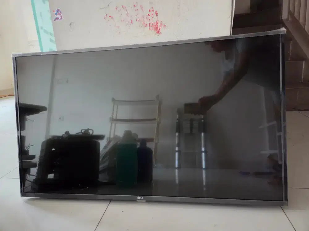 Televisi LG 43