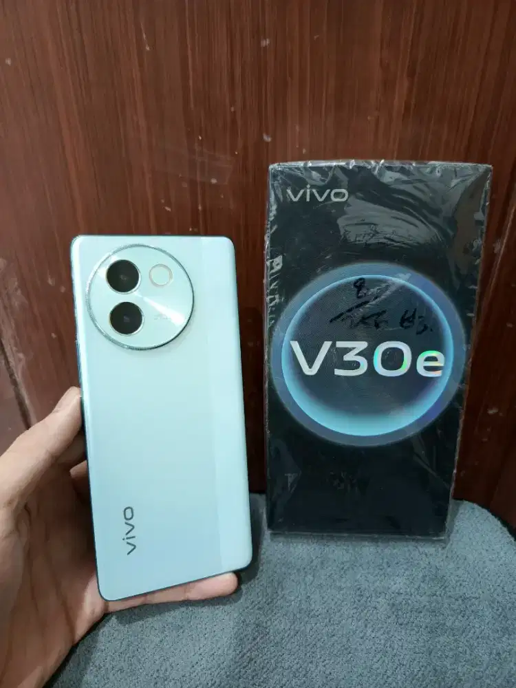 Vivo V30e 5G 8/256 Mulus Like New