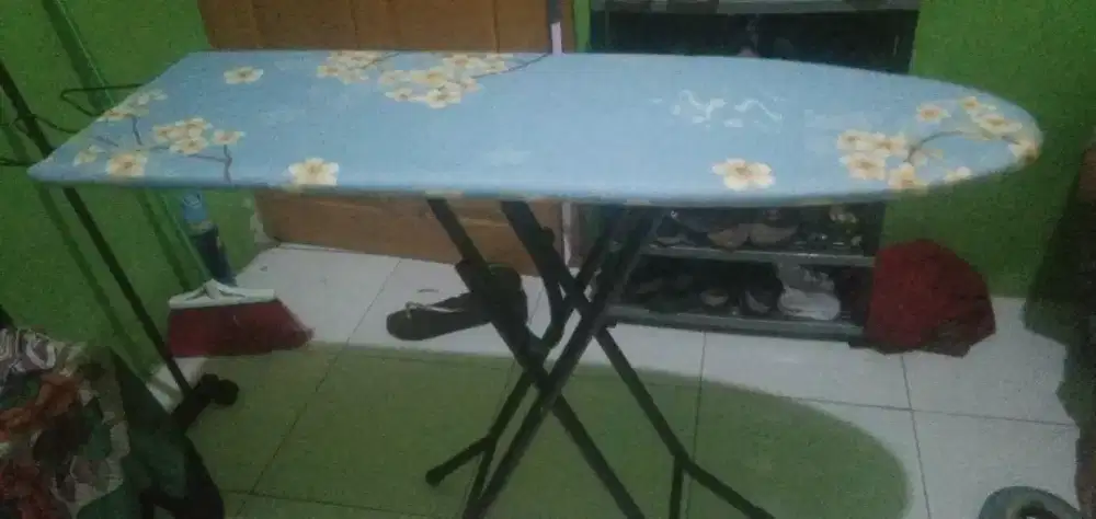 meja gosokan lipat kaki besi alas papan kayu+busa, kondisi mulus