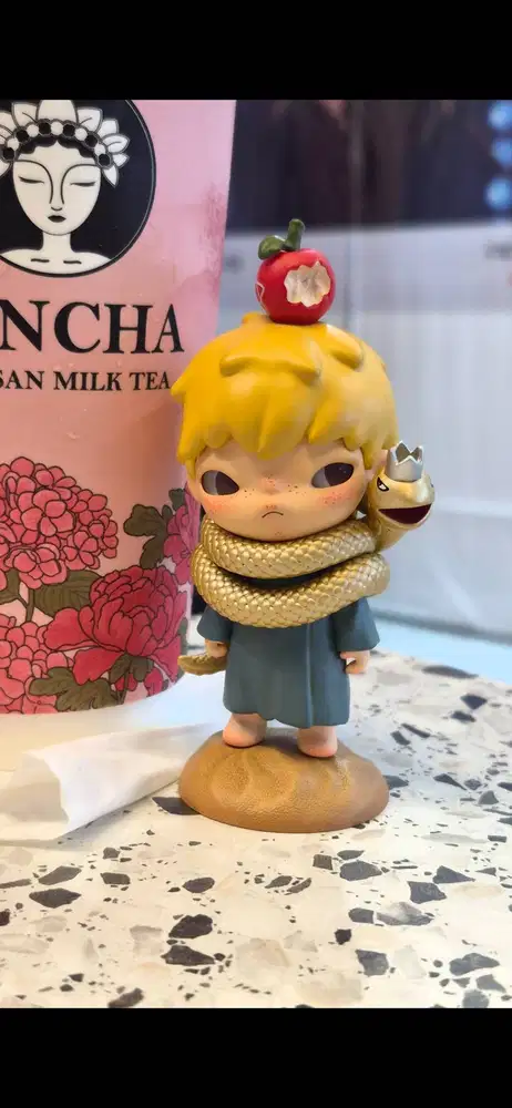Hirono x Le Petit Prince (The Snake)