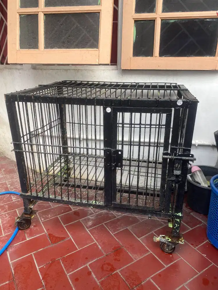 Kandang anjing bekas